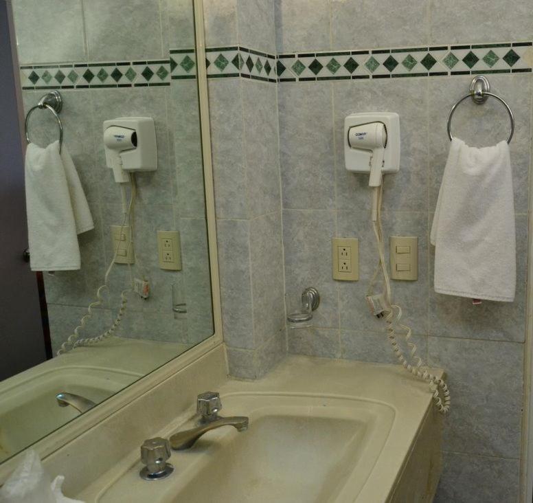 Hotel Zafra Торреон Экстерьер фото